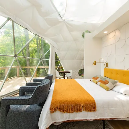 Hotel Timeless Luxe Dome - Mountain Views, Hot Tub, & Extra Amenities
